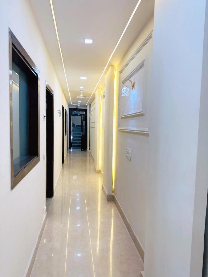 Hotel Samrat Residency 10 Mints Walking Distance Nizamuddin Railway Station Nueva Delhi Exterior foto