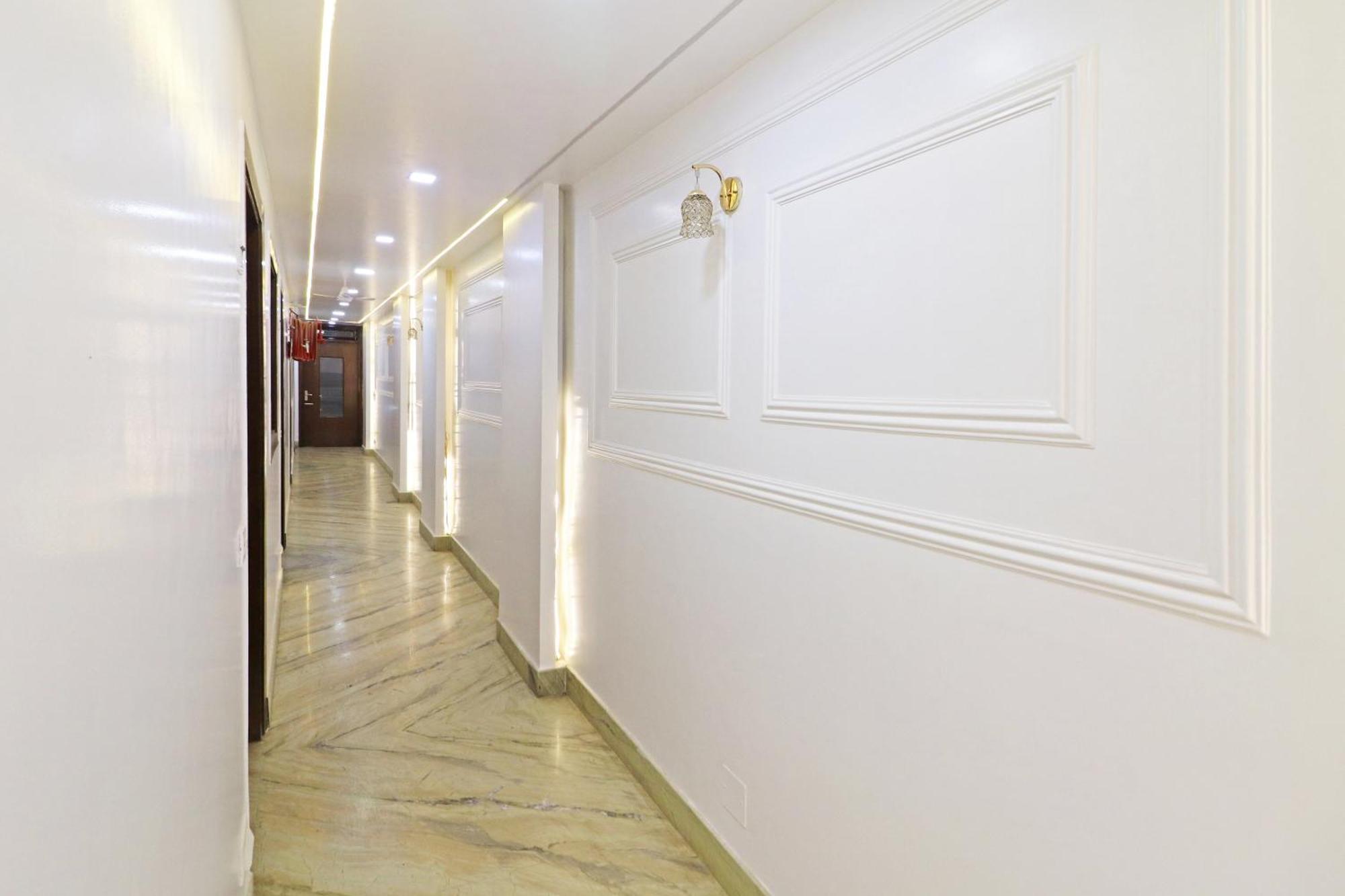Hotel Samrat Residency 10 Mints Walking Distance Nizamuddin Railway Station Nueva Delhi Exterior foto