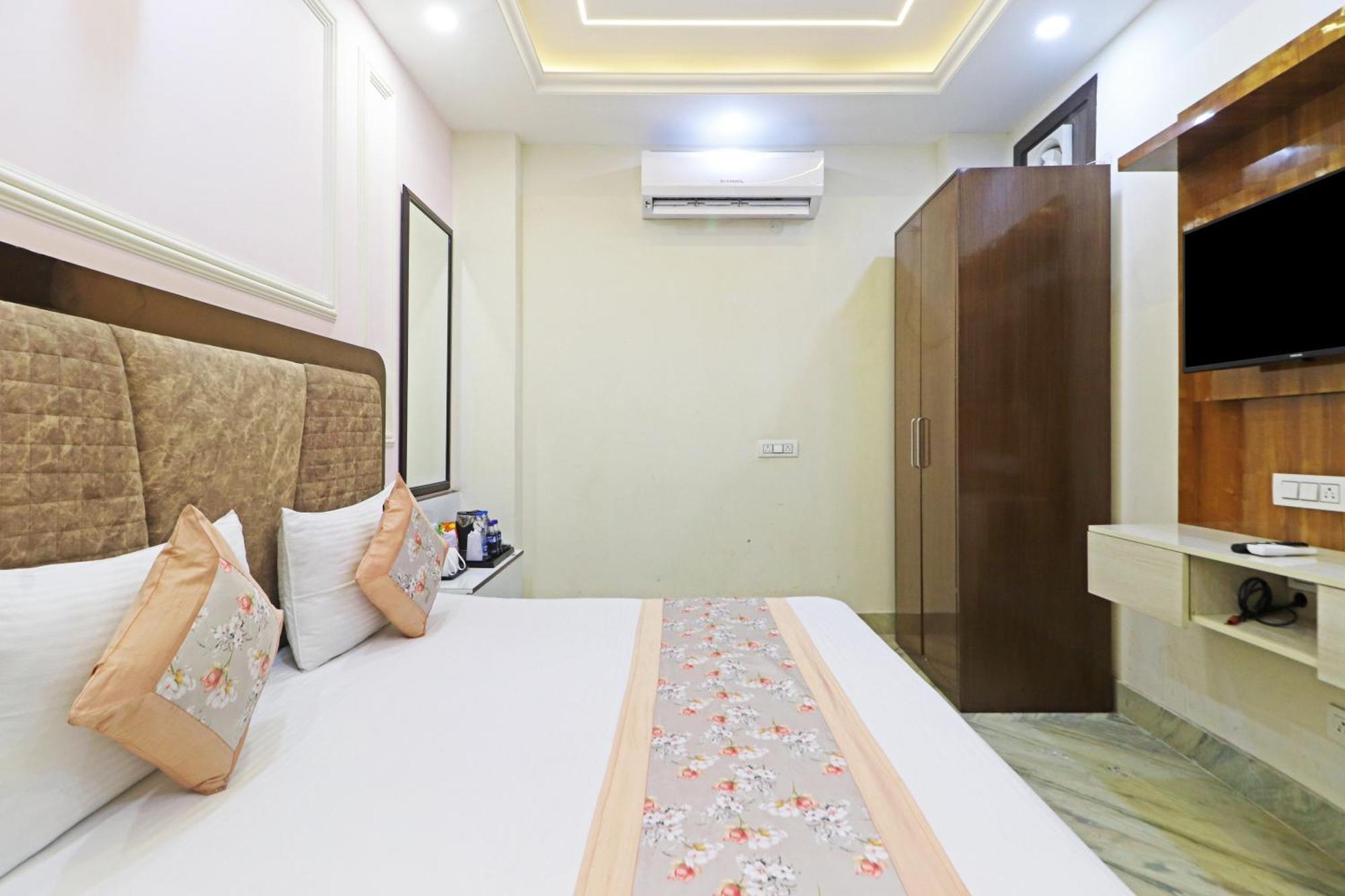 Hotel Samrat Residency 10 Mints Walking Distance Nizamuddin Railway Station Nueva Delhi Exterior foto