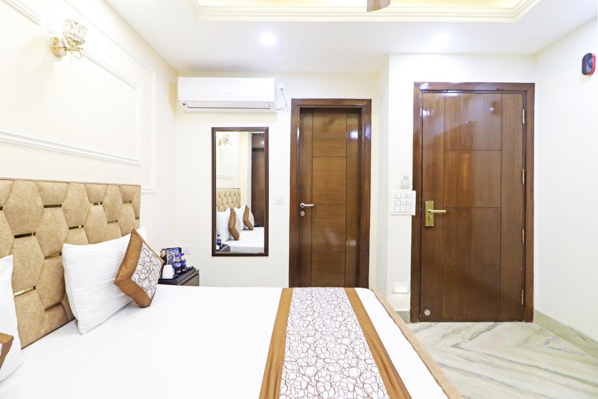 Hotel Samrat Residency 10 Mints Walking Distance Nizamuddin Railway Station Nueva Delhi Exterior foto
