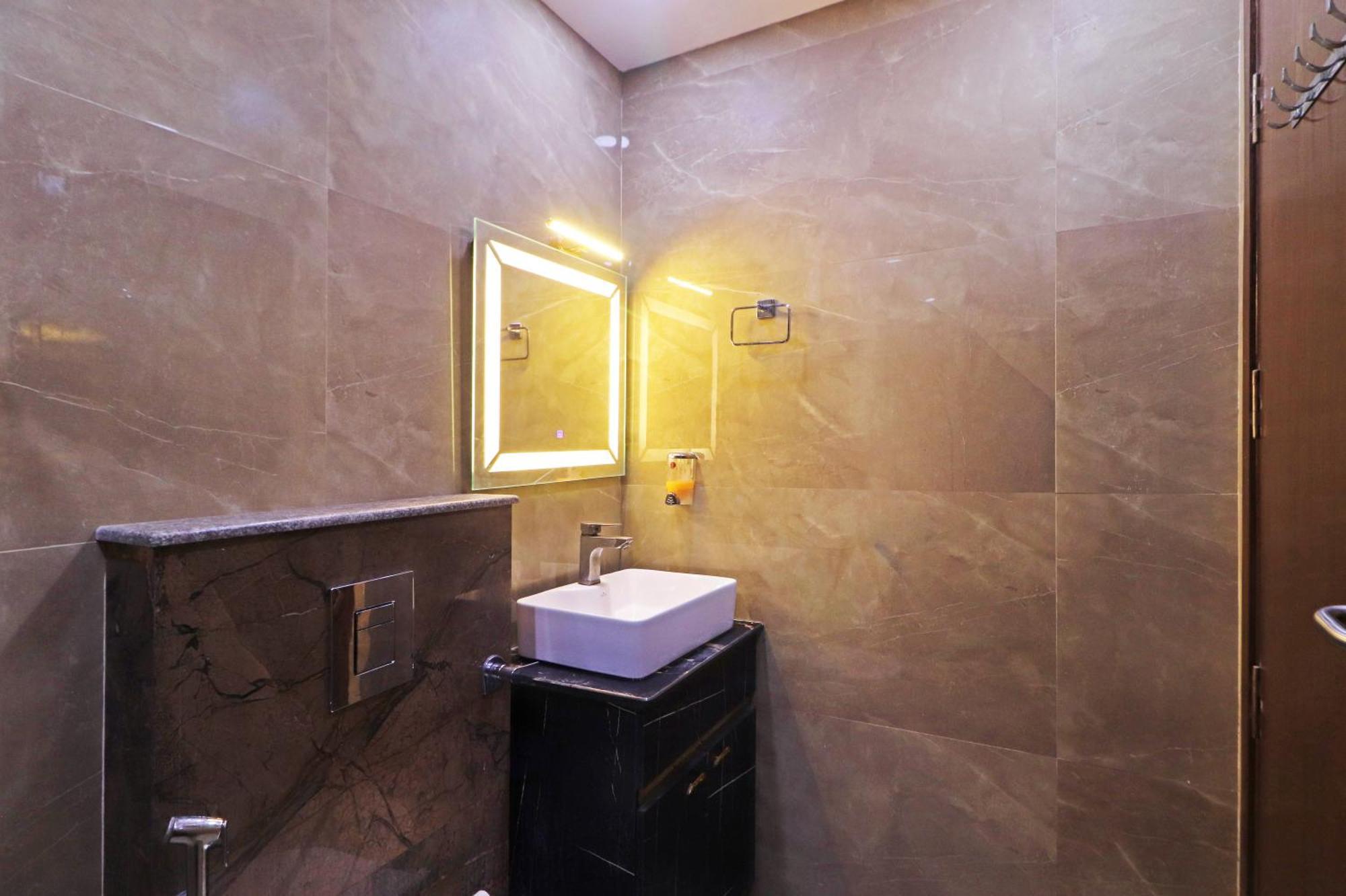 Hotel Samrat Residency 10 Mints Walking Distance Nizamuddin Railway Station Nueva Delhi Exterior foto