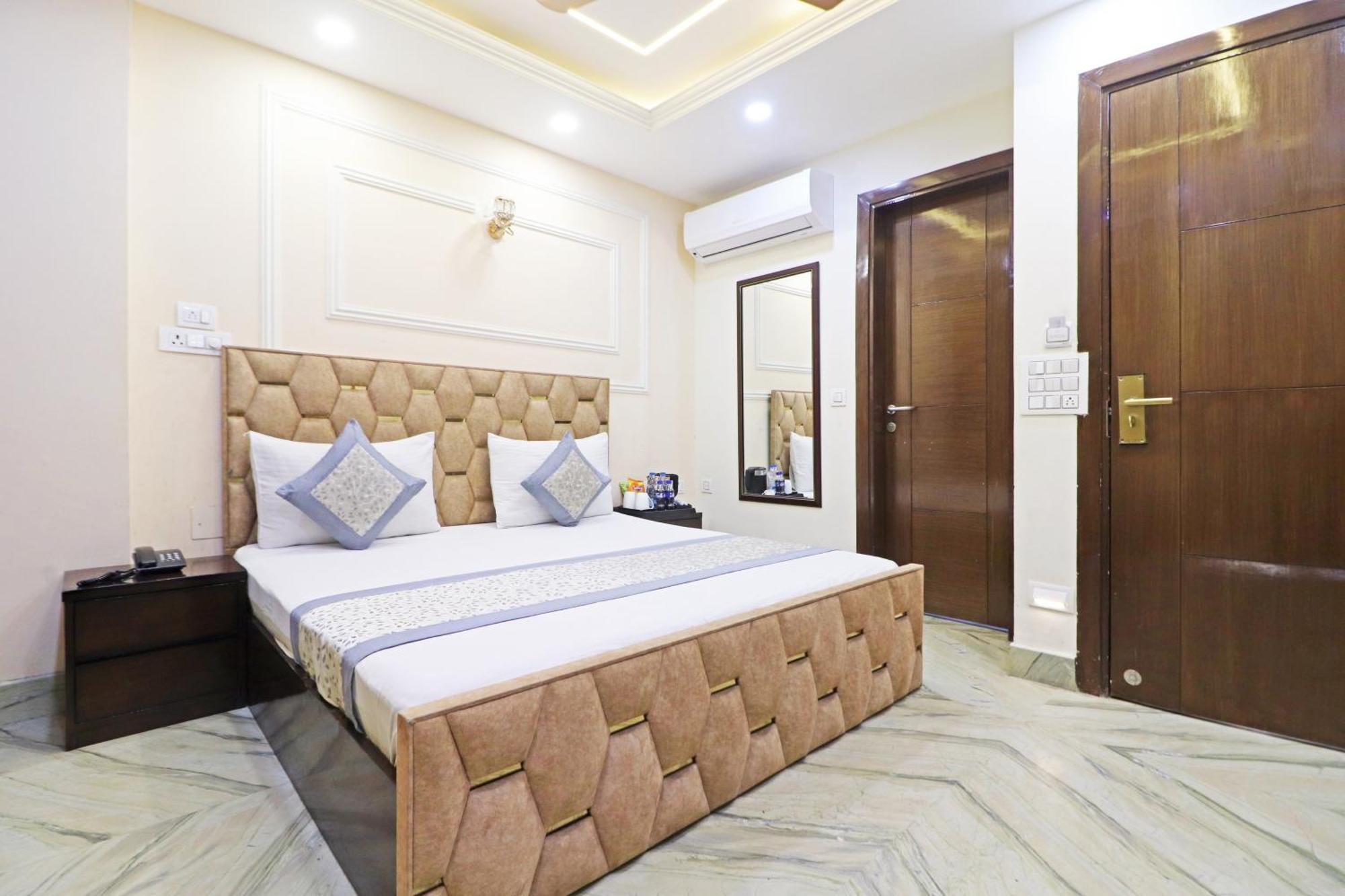 Hotel Samrat Residency 10 Mints Walking Distance Nizamuddin Railway Station Nueva Delhi Exterior foto