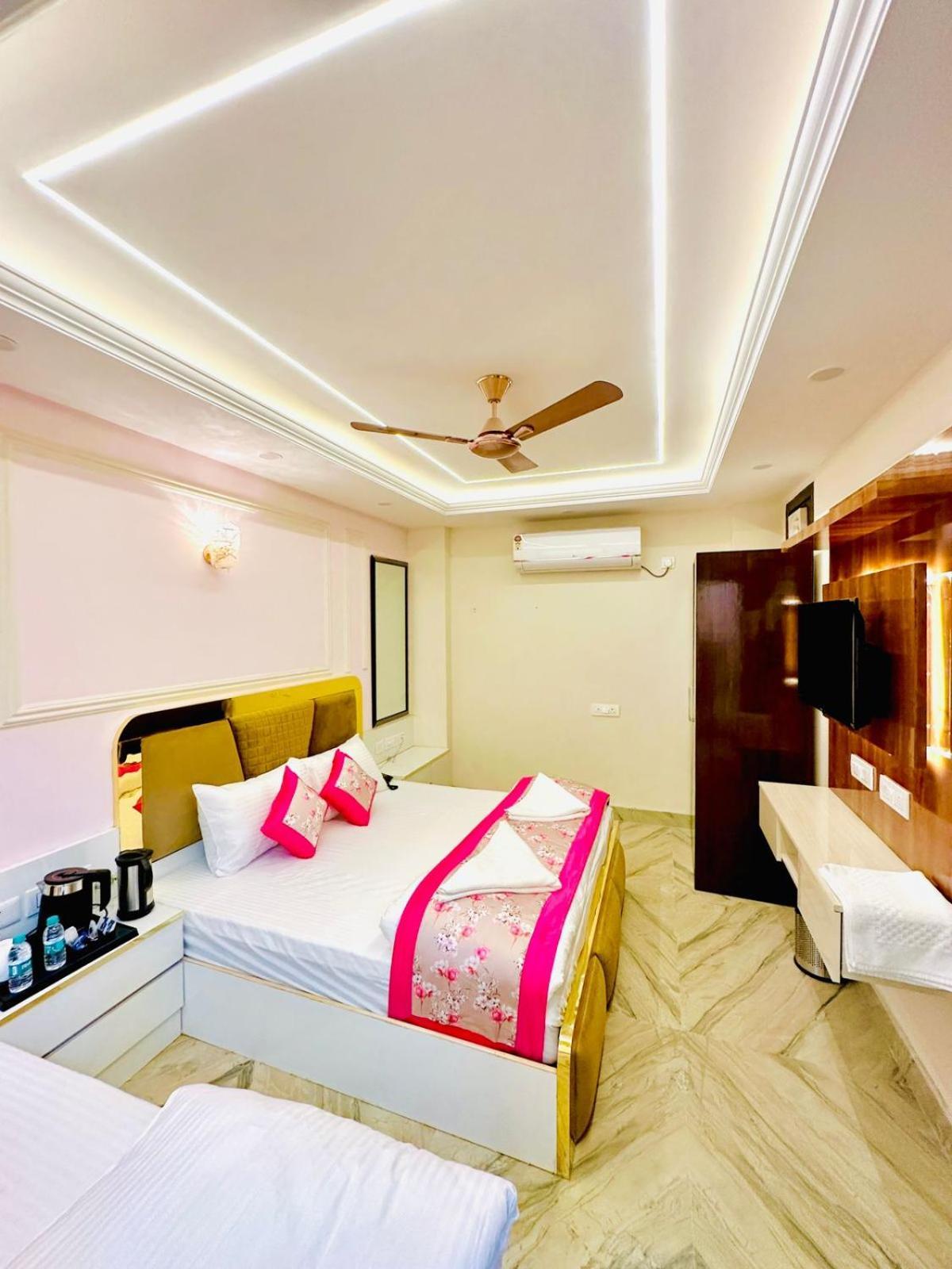 Hotel Samrat Residency 10 Mints Walking Distance Nizamuddin Railway Station Nueva Delhi Exterior foto