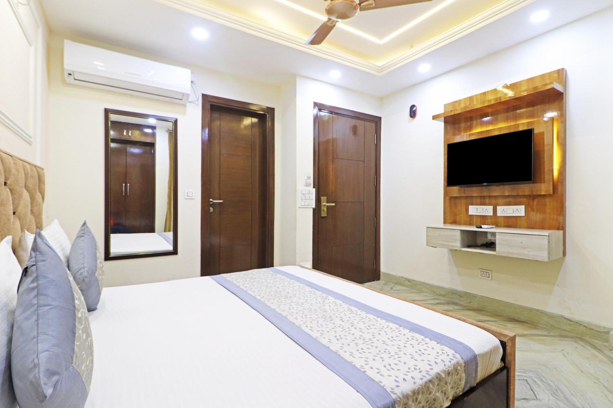 Hotel Samrat Residency 10 Mints Walking Distance Nizamuddin Railway Station Nueva Delhi Exterior foto
